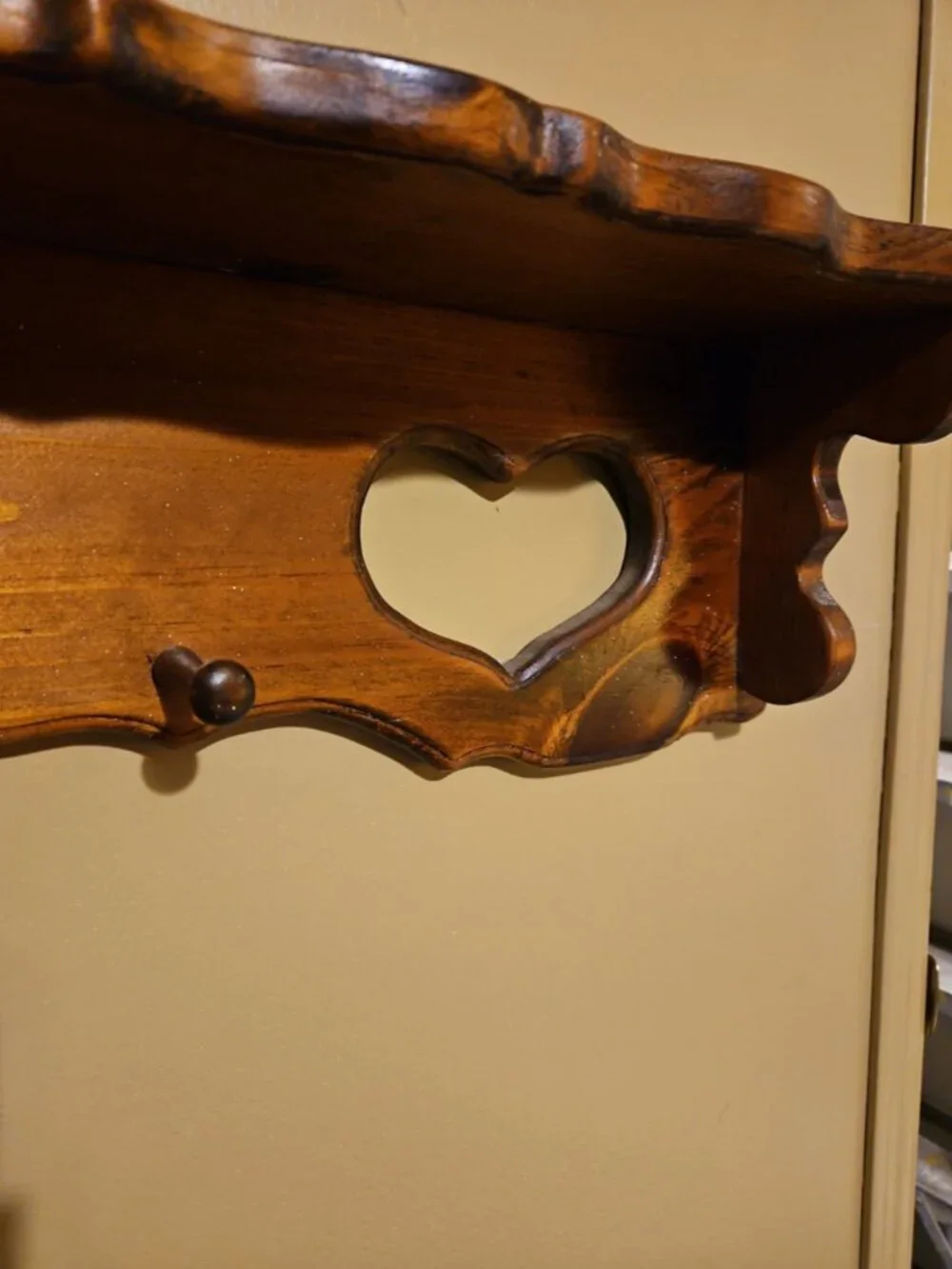Vintage Heart Cutout Pine Wood Hanging Display Shelf Grannycore Cottagecore 41
